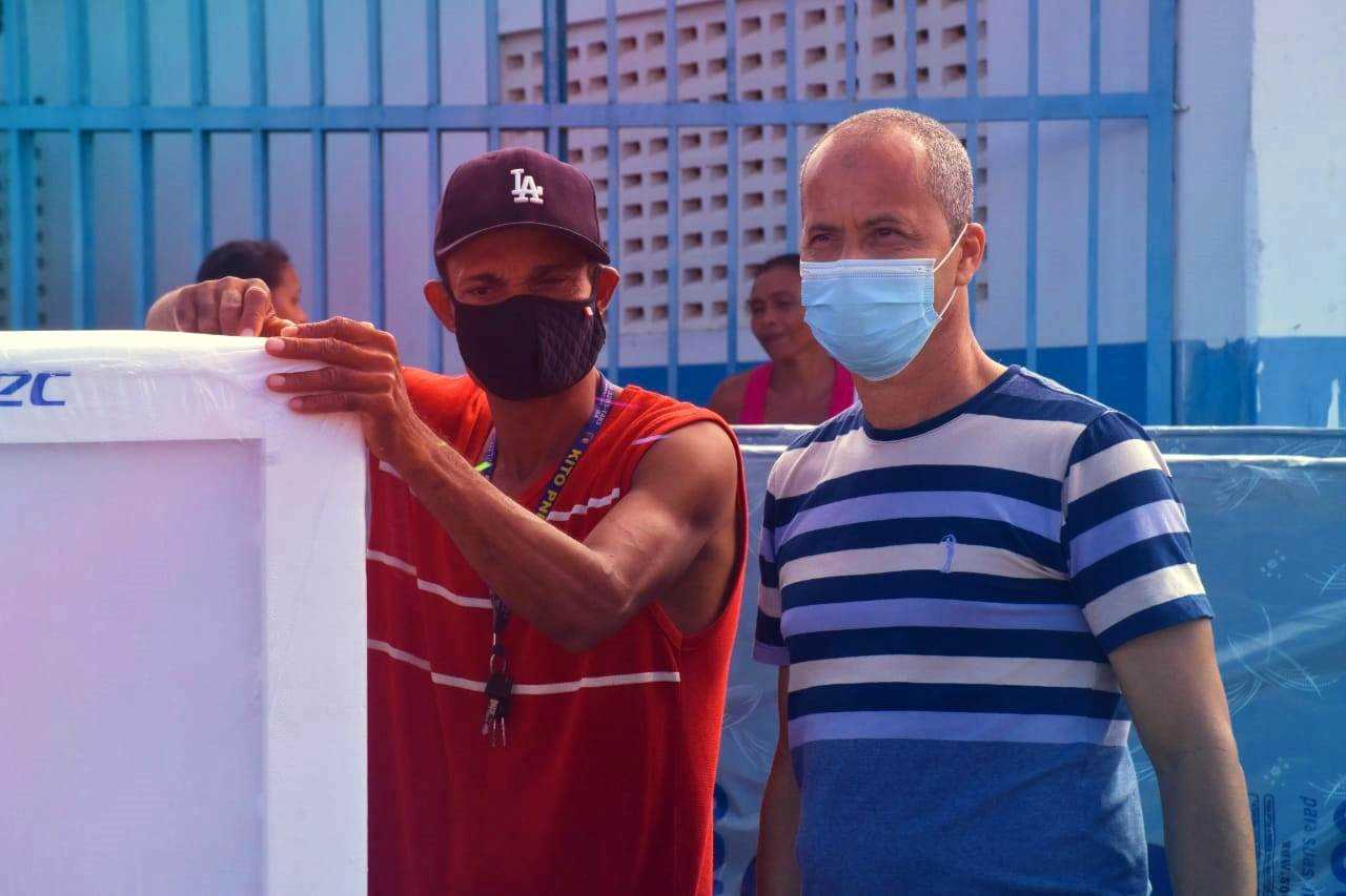 Camacã: Prefeito Paulo do Gás acompanha entrega de donativos as famílias atingidas pelas chuvas
